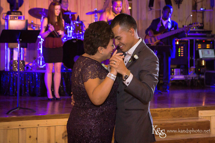 Hidden Springs Wedding by Dallas Wedding Photographers - K & S P